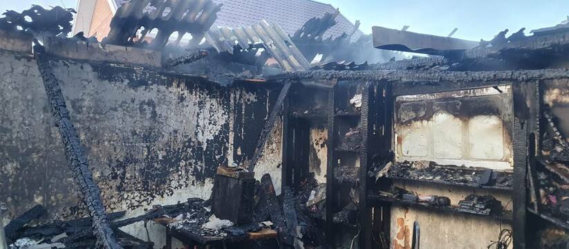 Страшный пожар в Лопатино, произошедший 7 февраля, оставил многодетную семью без крыши над головой. К счастью, все выжили, однако сейчас нашим землякам нужна помощь.