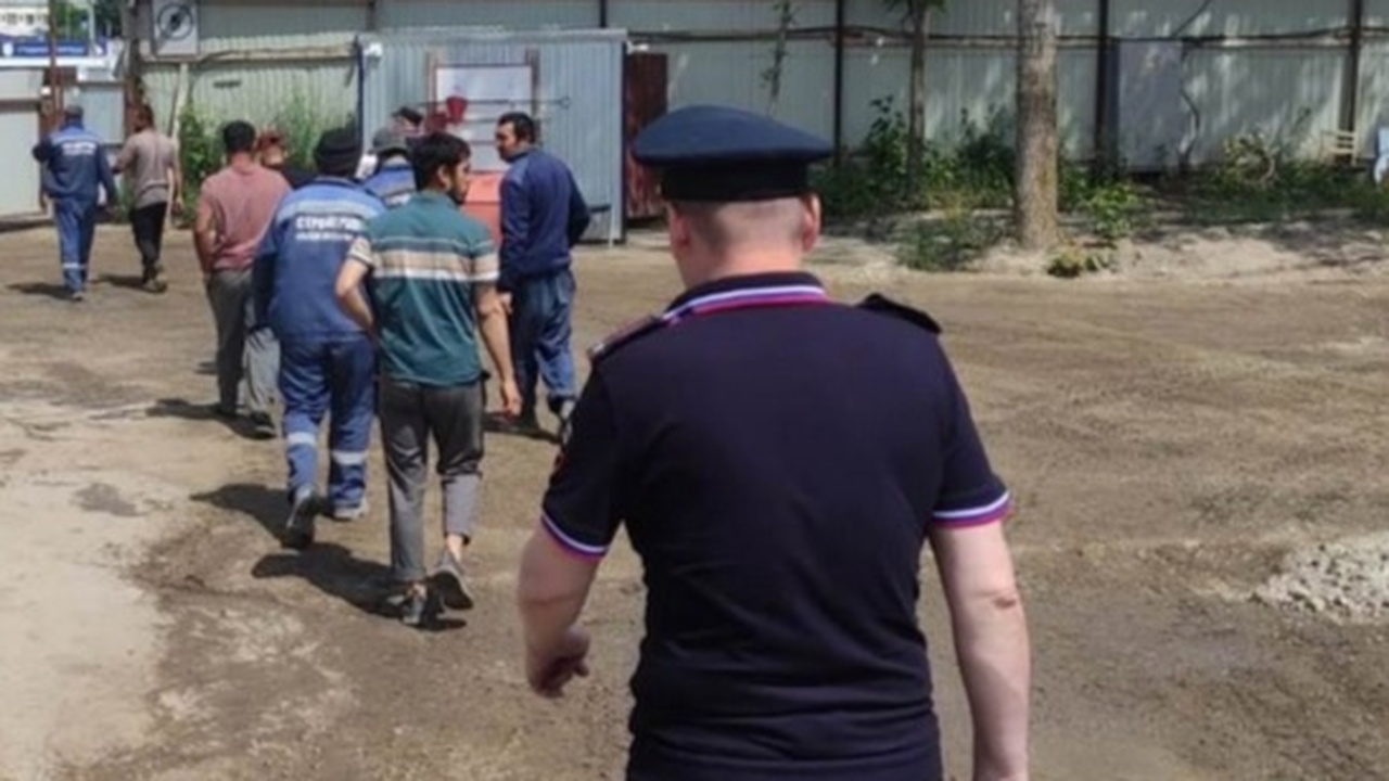 Мигрант хотел избежать ответственности за наруш...