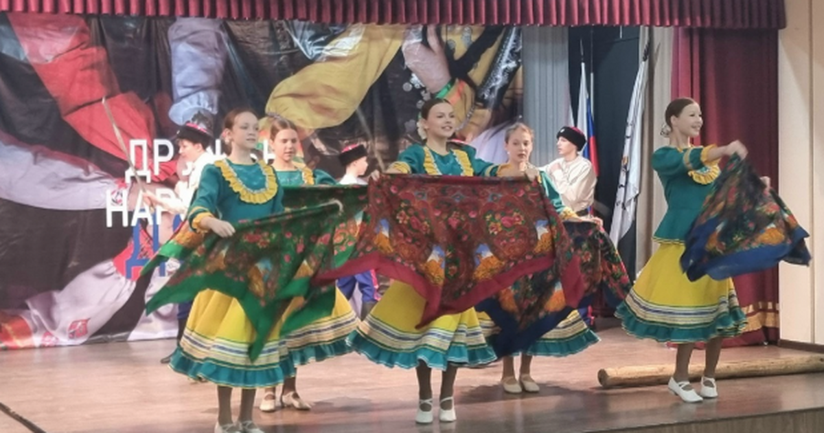 В Самаре отпраздновали День родного языка «Поэтической радугой» На вечере презентовали новый сборник стихов с л...