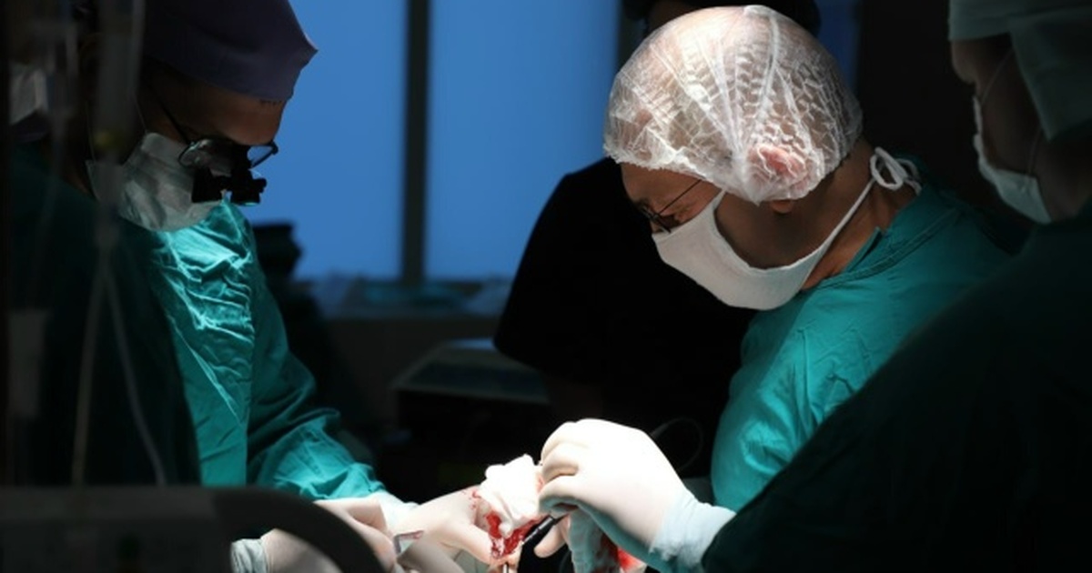 Самарские врачи удалили пациентке 5-килограммовую опухоль В больнице имени Середавина провели сложную сос...