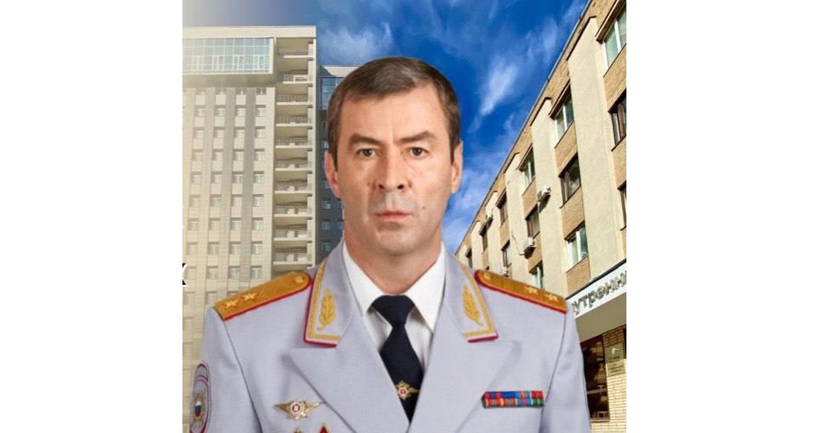 Начальник ГУ МВД области поздравил участковых с профессиональным праздником Генерал-лейтенант Иванов назвал участковых "лег...