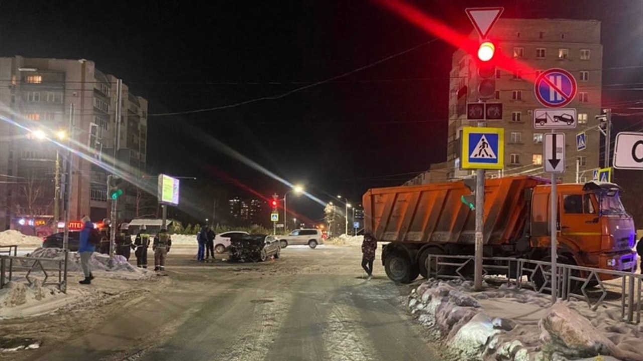 Пострадавшими стали водитель и два пассажира ст...