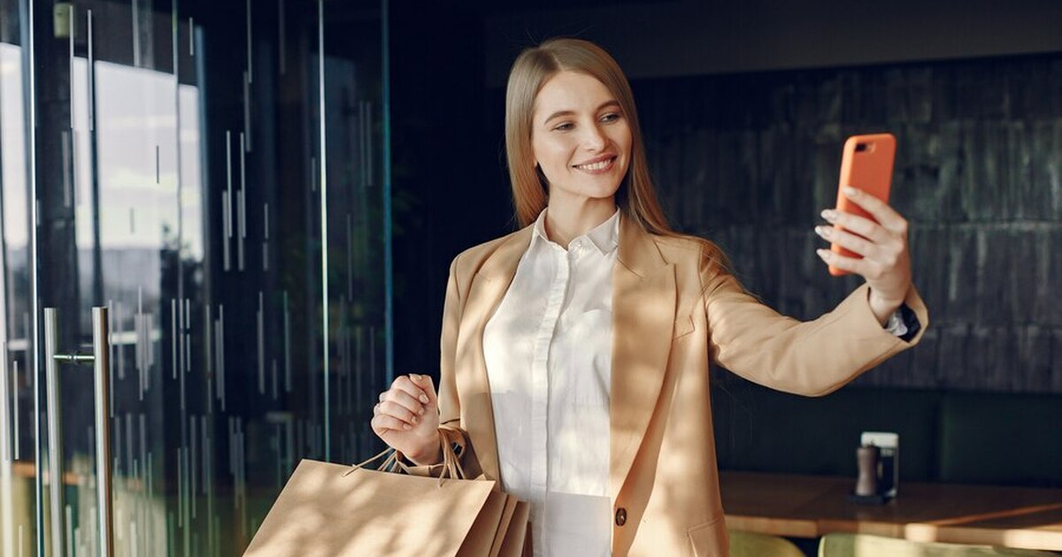 Безудержная тяга к покупкам на маркетплейсах за...