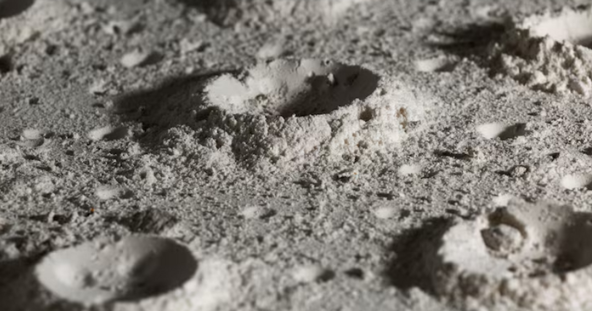 В грунте с обратной стороны Луны нашли редкие углеродные материалы Китайские исследователи в образцах миссии «Чанъ...