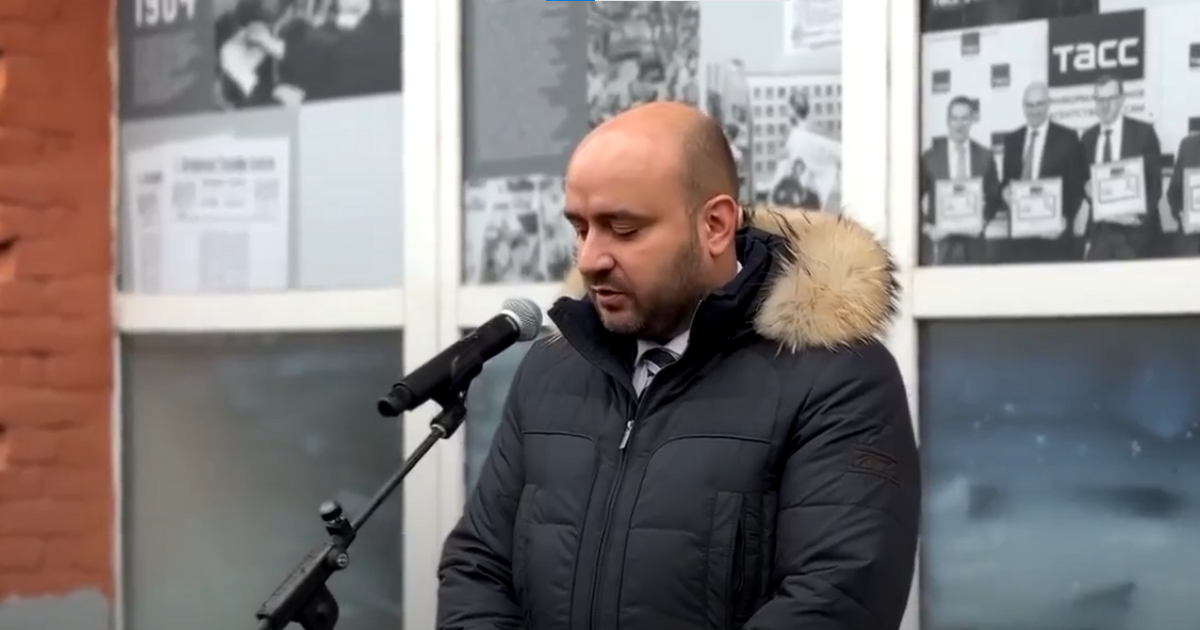 В Самаре открыли мемориальную доску в честь работы ТАСС военных лет В церемонии приняли участие губернатор, мэр гор...