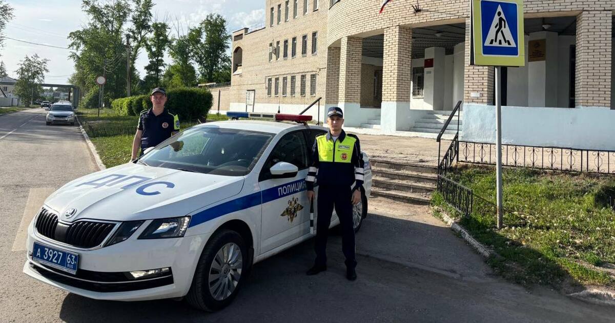 После столкновения в машине сработала система б...