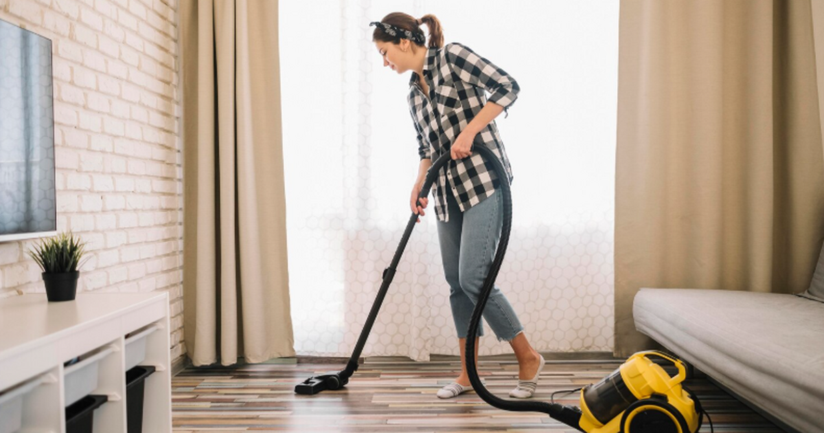 Юрист Зокиров объяснил, что шумная уборка по ве...