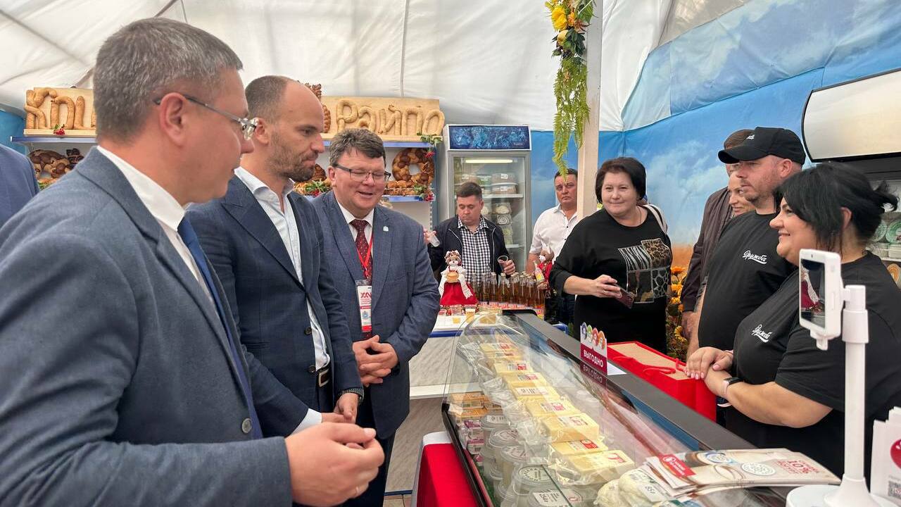 Экспозиция достижений аграриев федерального уровня: открылась XXVII Поволжская выставка агропрома На ней представлены крупнейшие представители аг...
