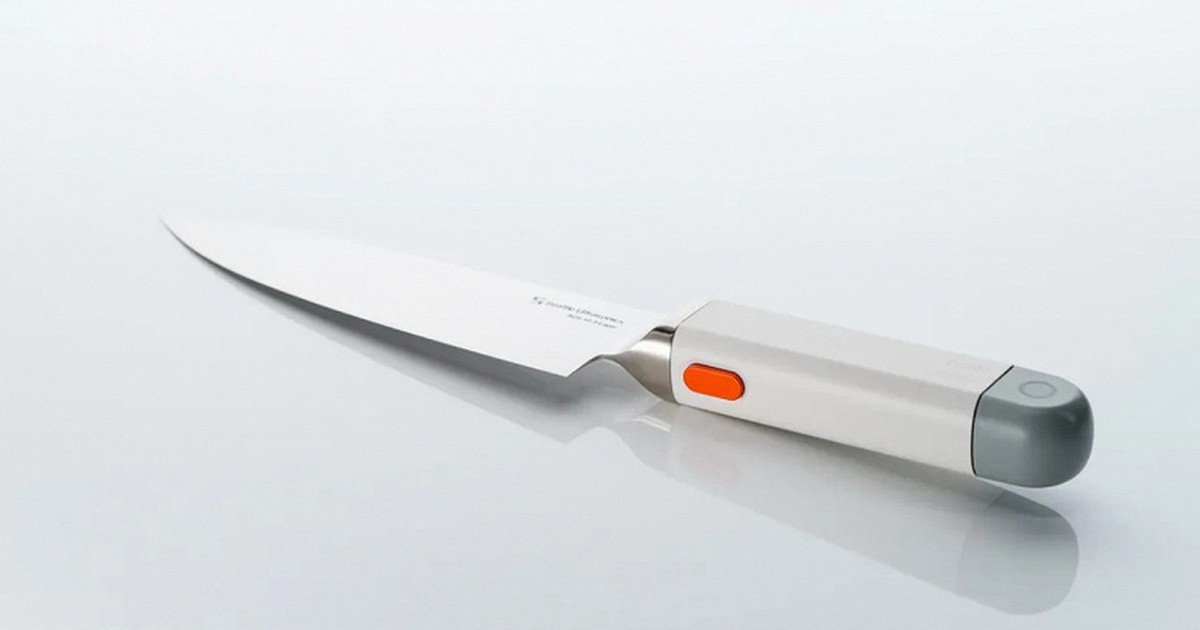 Нож легко справляется как с твердыми, так и с м...