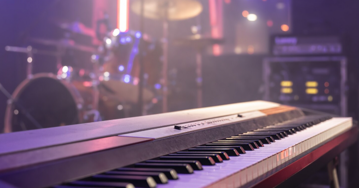 Самарцам предложили подать групповой иск из‑за срыва концерта Олега Майами Жители Самары столкнулись с трудностями при воз...