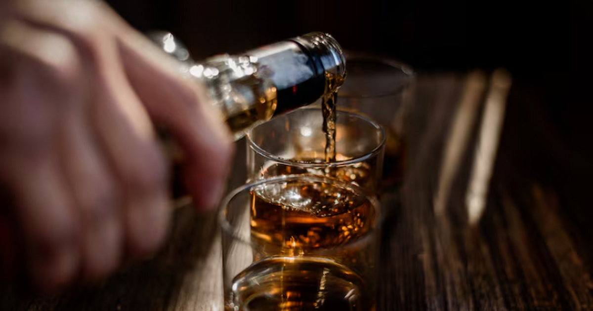 Нарколог Андрей Тюрин объяснил, что алкоголь вы...