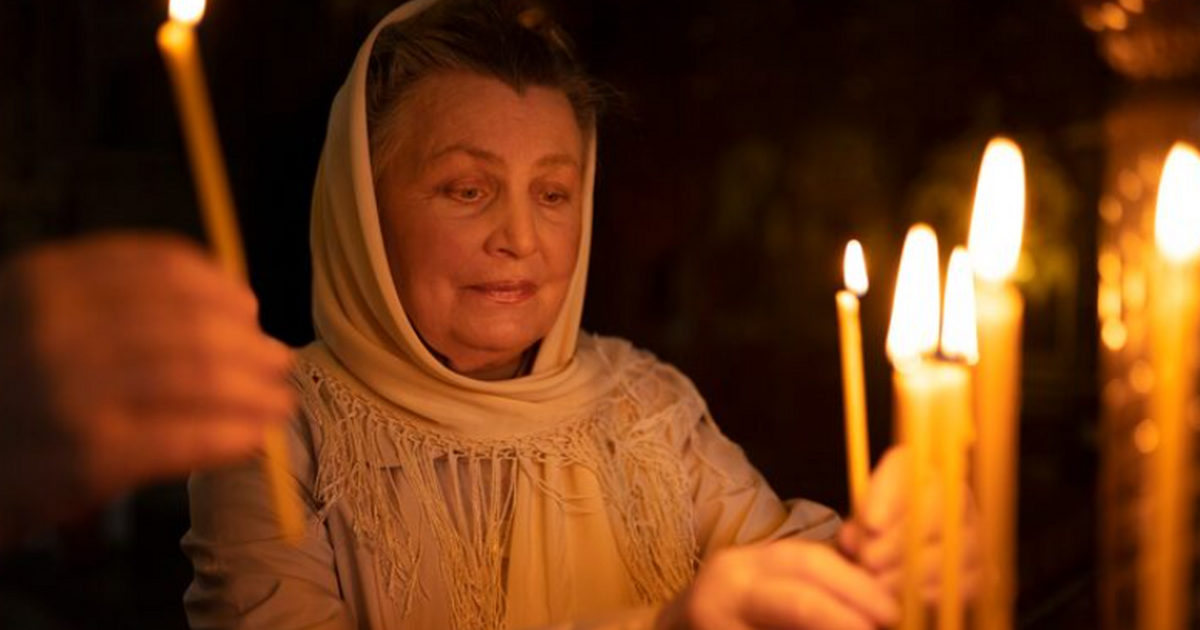 Можно ли приходить в церковь со своими свечами: ответ священника Покупка свечей в храме рассматривается в правос...