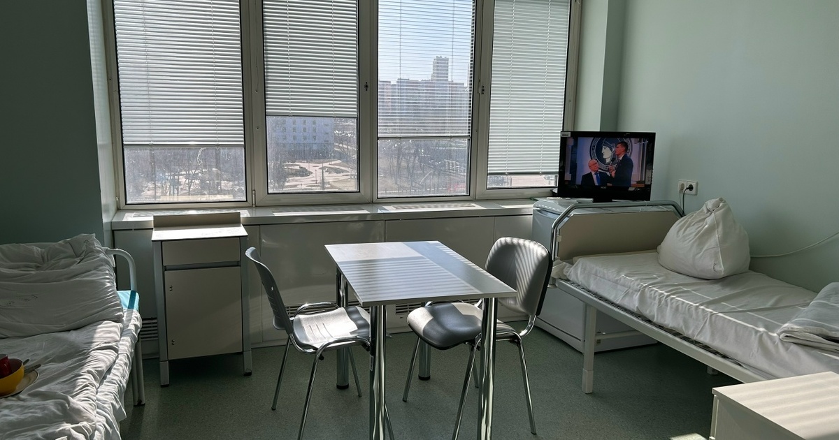 Минздрав предлагает разрешить родственникам находиться в больницах круглосуточно Предложение включено в проект Программы госгара...