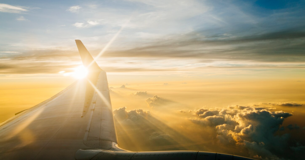 Более ста семей из России не могут вылететь из ...