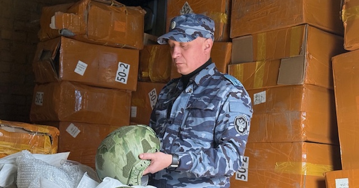 Самарская таможня передала военным в зону проведения СВО 14 дронов и 500 шлемов Дроны и шлемы были изъяты мобильной таможенной ...
