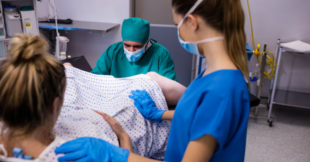 Во Вьетнаме 60-летняя женщина стала матерью в М...