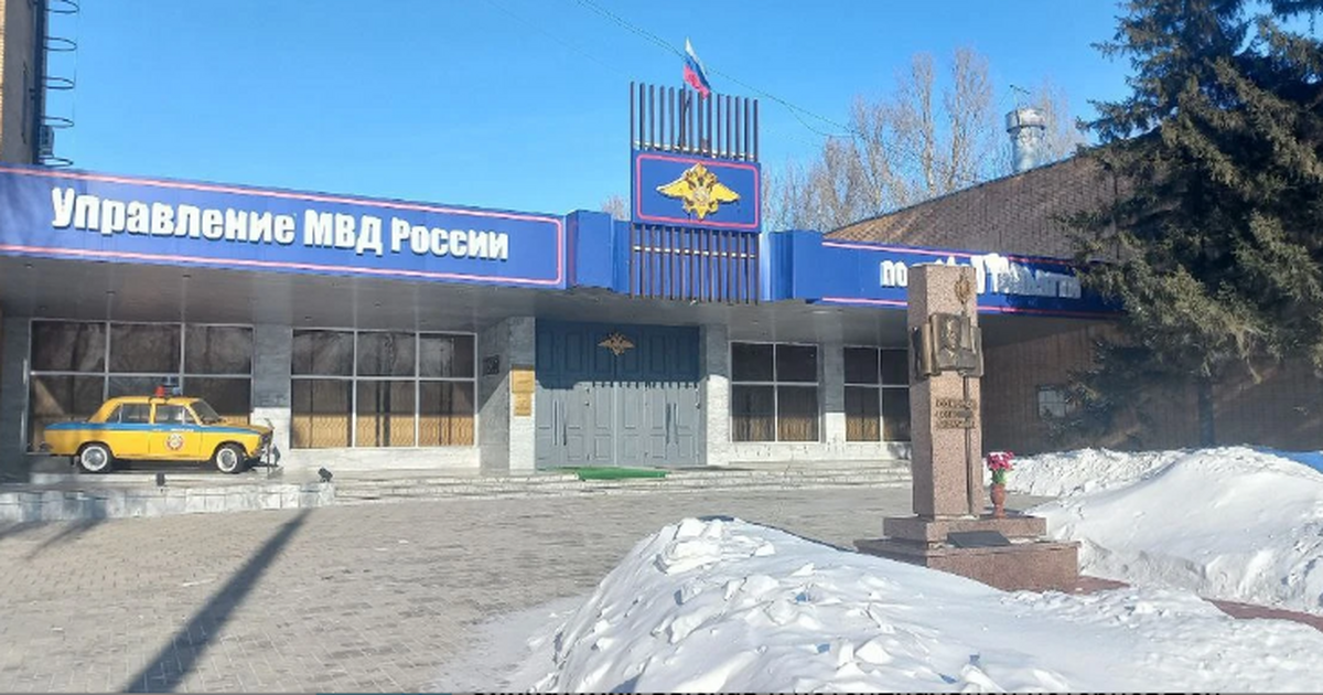 Полицейские убедили женщину, что она стала объе...