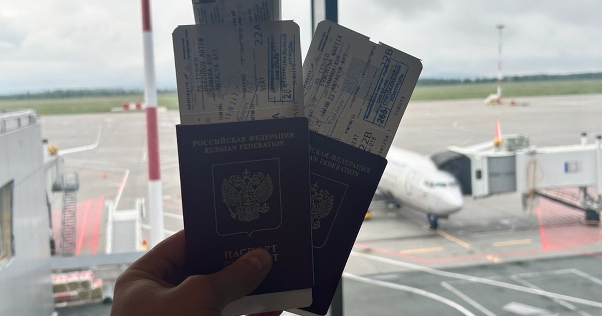 В самарском аэропорту Курумоч задержаны и отмен...