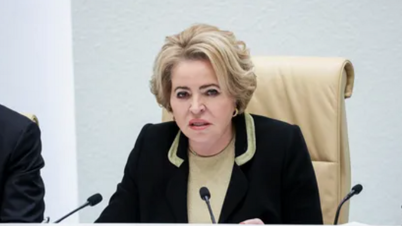 Матвиенко предложила обязать неработающих платить 45 тысяч за ОМС Таким образом будет снижена нагрузка на региона...