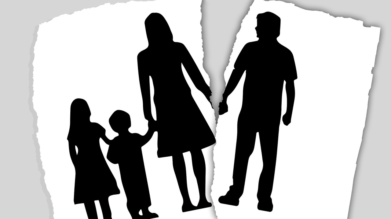 Суд учтет мнение ребенка о проживании с родителями только с 10 лет Этой информацией поделилась адвокат Татьяна Куз...