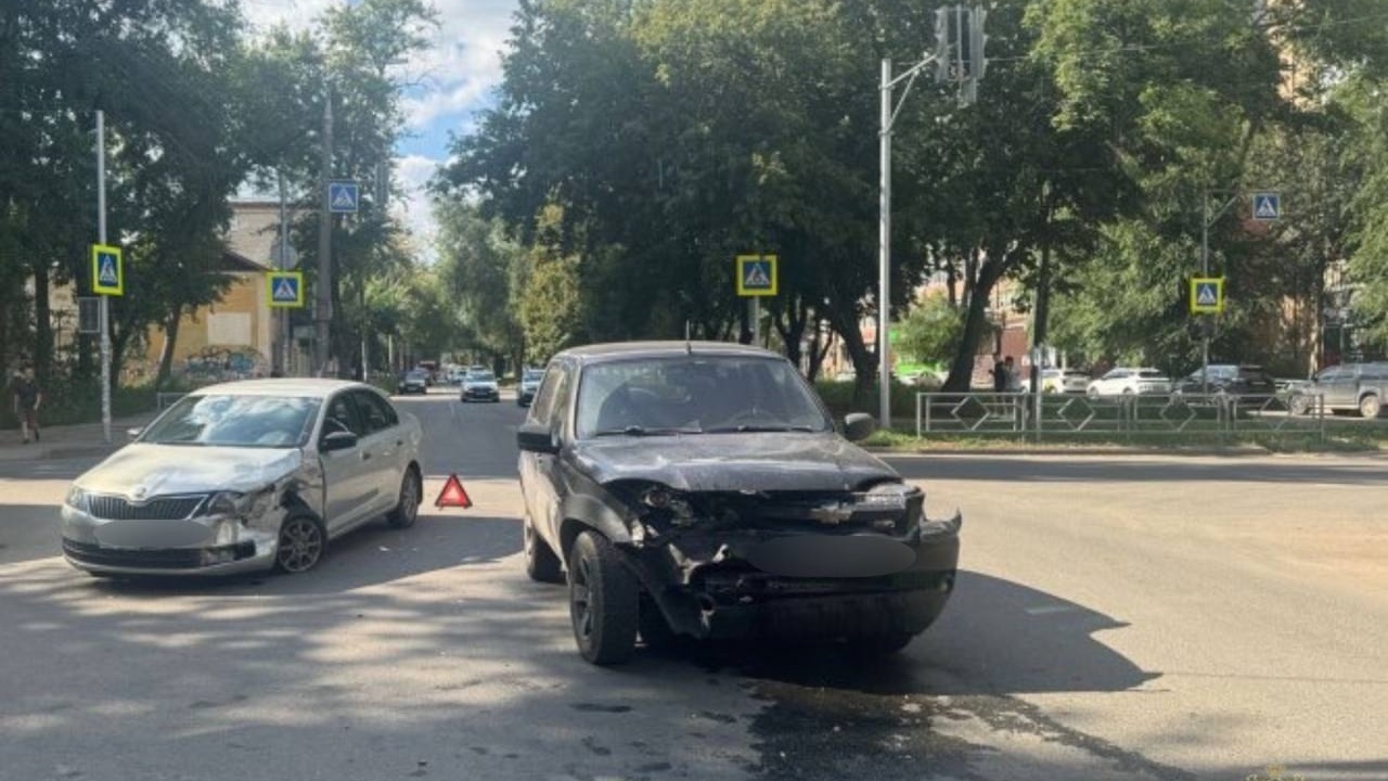 18 июля в Самарской области в пяти дорожных авариях пострадали 5 человек Областной главк МВД опубликовал сводку ДТП за п...