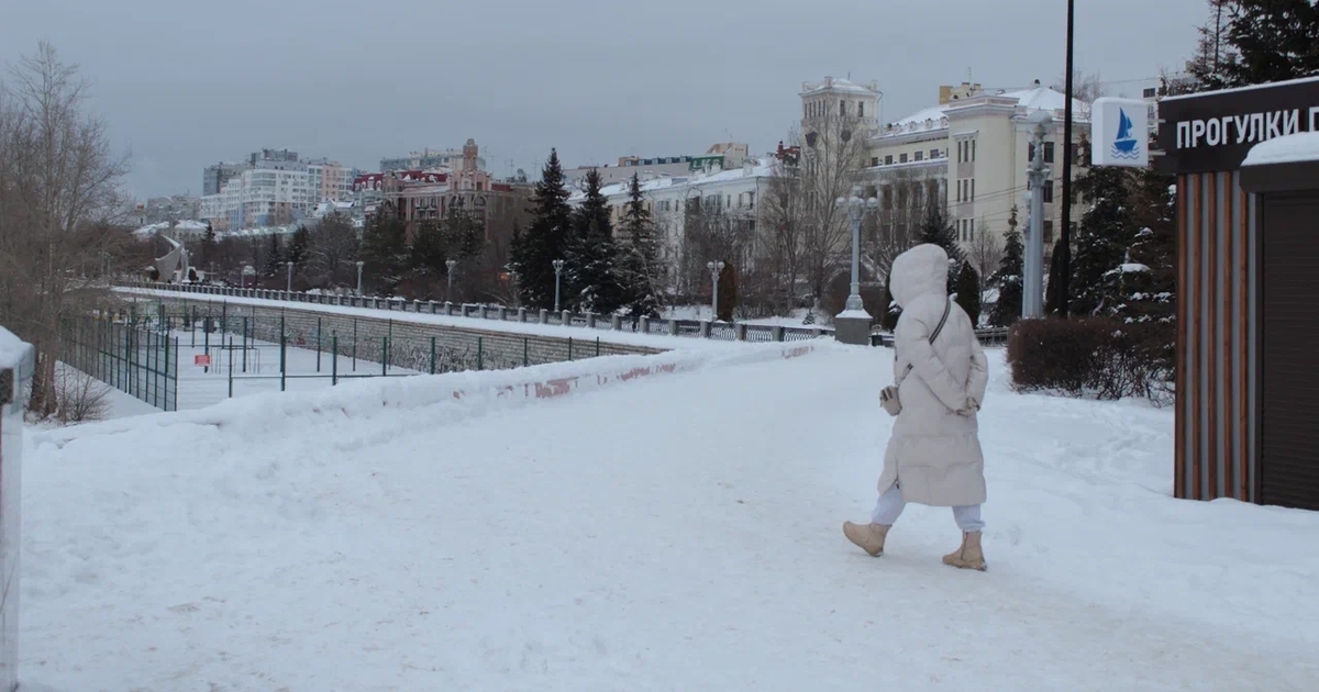 В Самаре объяснили природу белого налета на асф...
