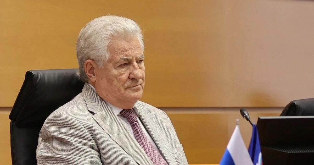 Новый праздничный день был закреплен законом Са...