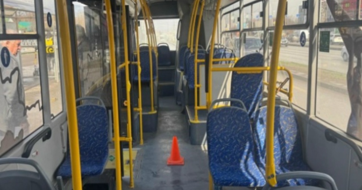 64-летний пассажир автобуса Самары пострадал при резком торможении Инцидент произошел в автобусе на дублере Москов...