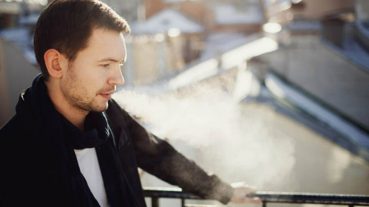 Табачный дым соседей — опасность для здоровья и кошелька: как защитить себя Появление табачного дыма, просачивающегося из к...