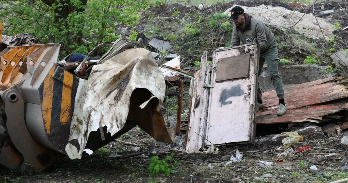 Всего в ходе субботников было собрано около 900...