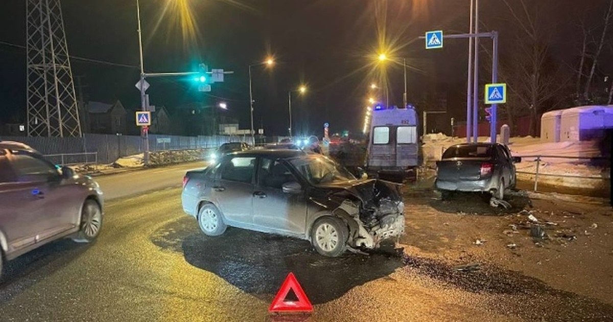 В аварии пострадали 39-летняя женщина и 7-летни...