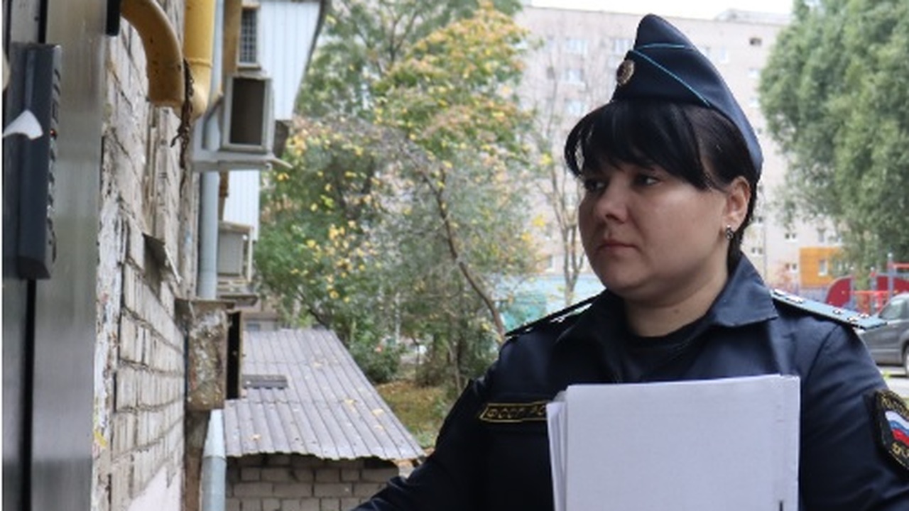 Самарские судебные приставы заставили мужчину переселиться из аварийного дома Самарец отказывался переезжать из ветхого дома
