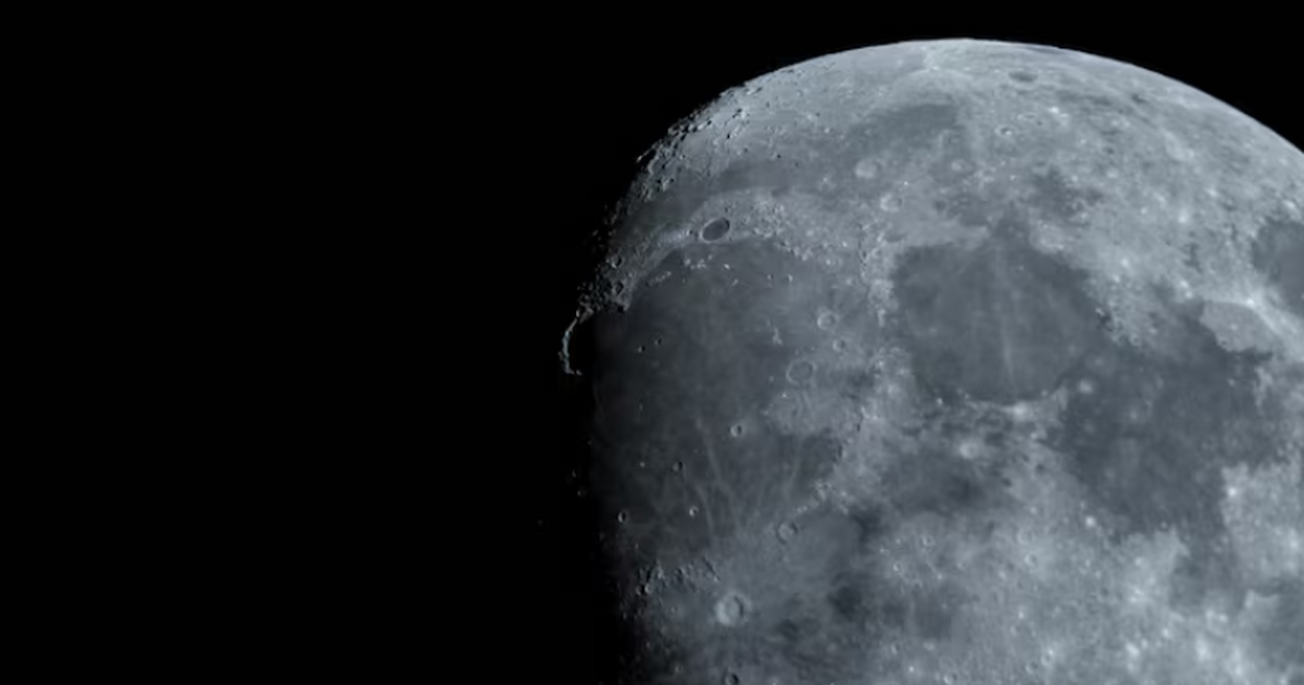 Новое открытие в лунном грунте меняет представления о Луне Российские учёные проанализировали образцы лунн...