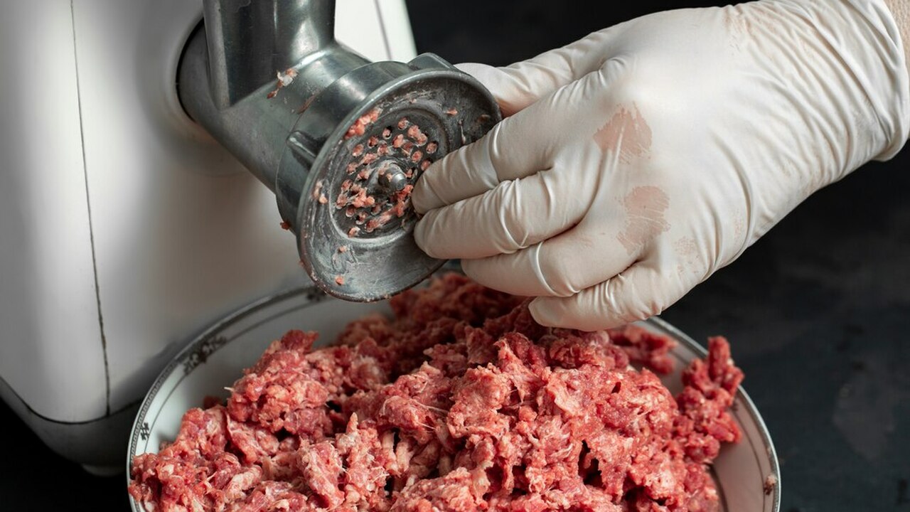 Отходы — в еду: как экологичное мясо из канализационных осадков может стать новой нормой Ученый предложил инновационный подход к решению...