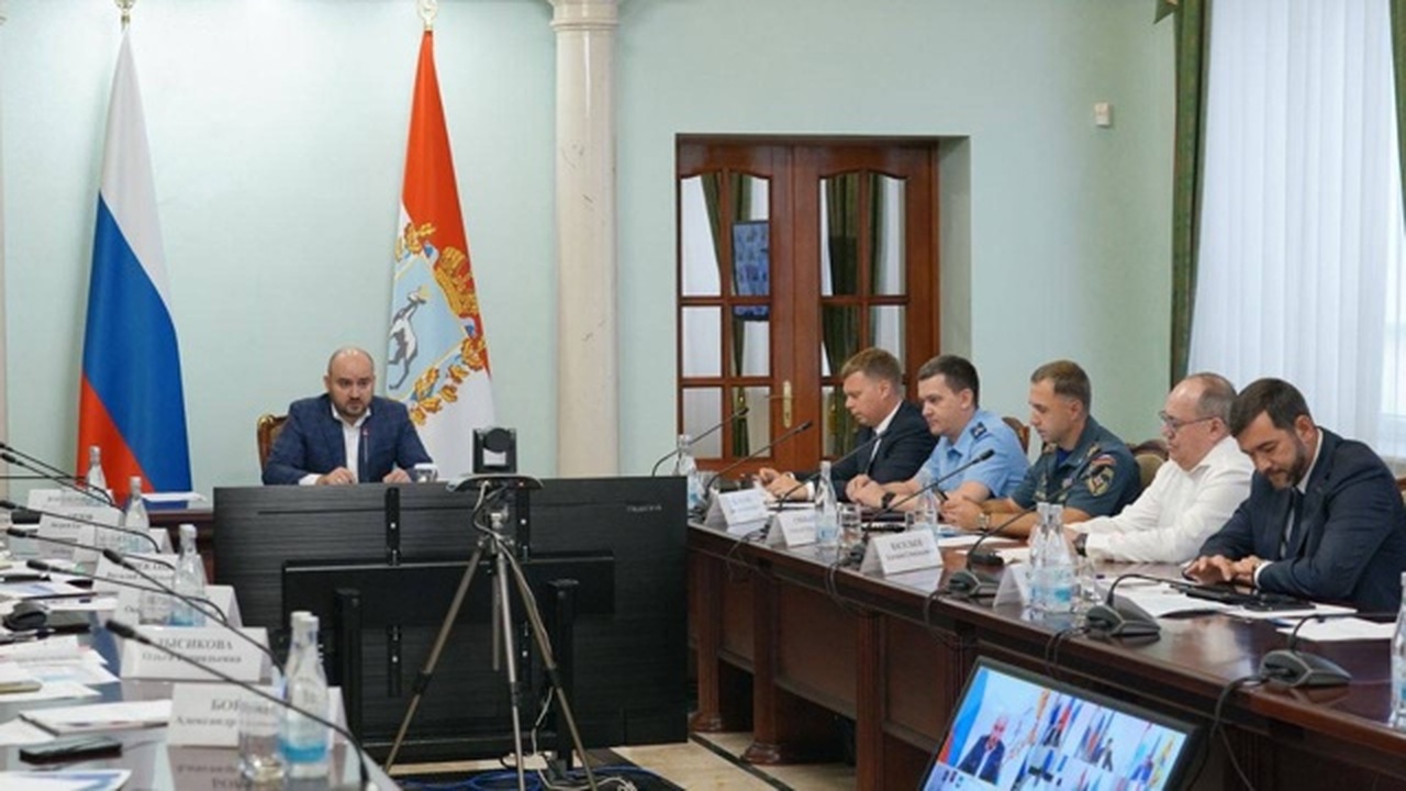 30 июля в Самаре прошло совещание, посвященное мерам пожарной безопасности и ЧС На совещании под председательством губернатора ...
