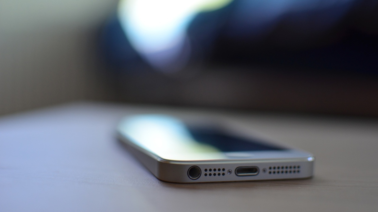 Старший вице-президент Apple: ИИ приведет к закату эпохи смартфонов Такое заявление Стив Кью сделал 7 мая на судебн...
