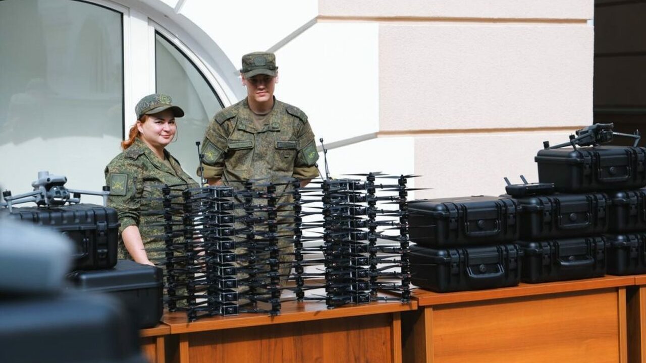 Груз по заявкам бойцов: Самарская область передала в зону СВО более 900 БПЛА и другое оборудование Всего за время СВО наш регион передал военным б...
