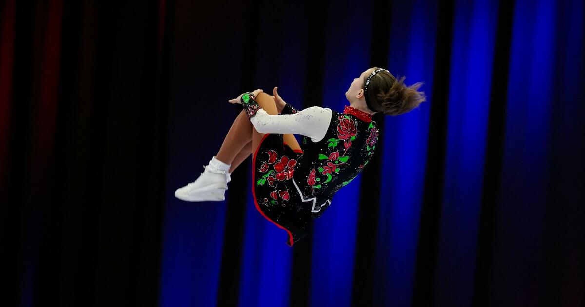 В турнире принимают участие более 100 спортсмен...