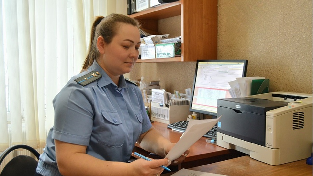 В Тольятти судебные приставы обязали мужчину демонтировать незаконную постройку Кроме того, тольяттинец освободил незаконно зан...