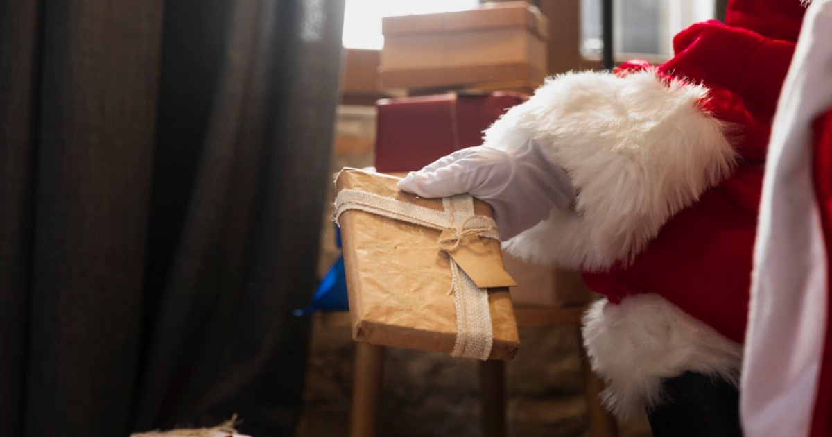 В Самаре установили почтовые ящики для писем Деду Морозу к Новому году В преддверии Нового года в отделениях связи Сам...