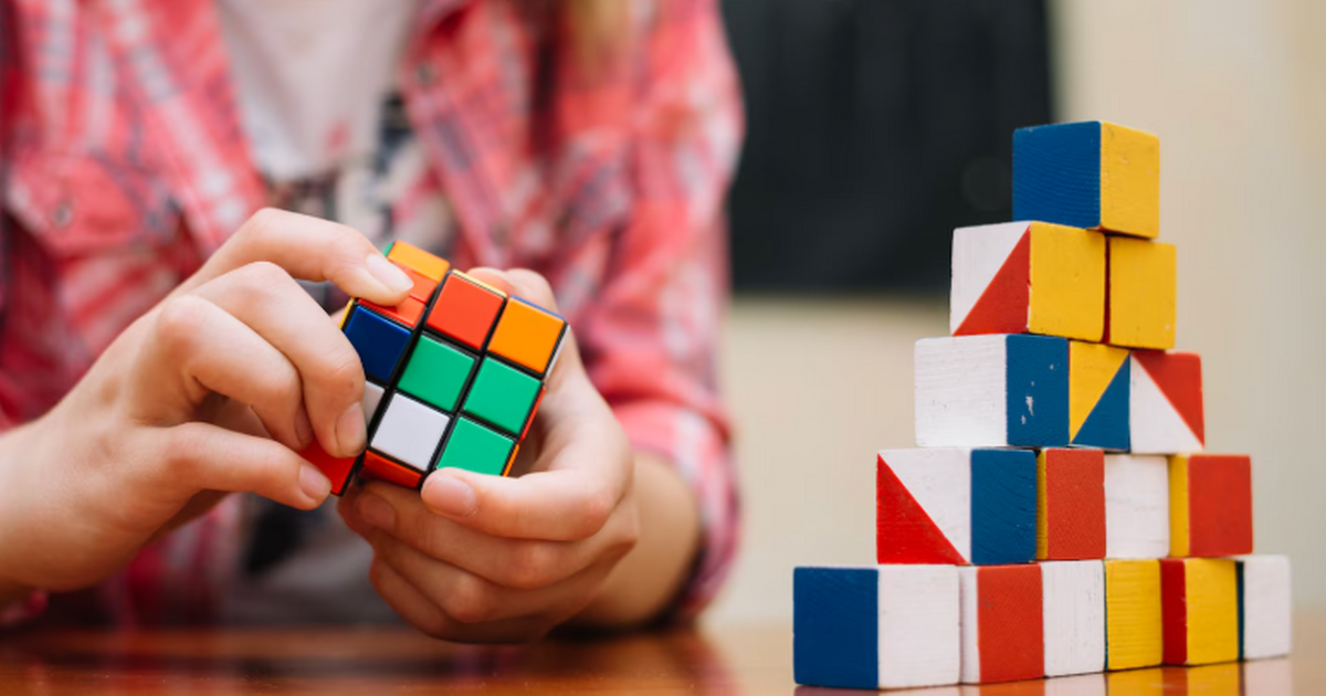 В мозге людей, решающих головоломки, нашли неожиданные изменения Учёные выяснили, что спидкуберы «собирают» куби...