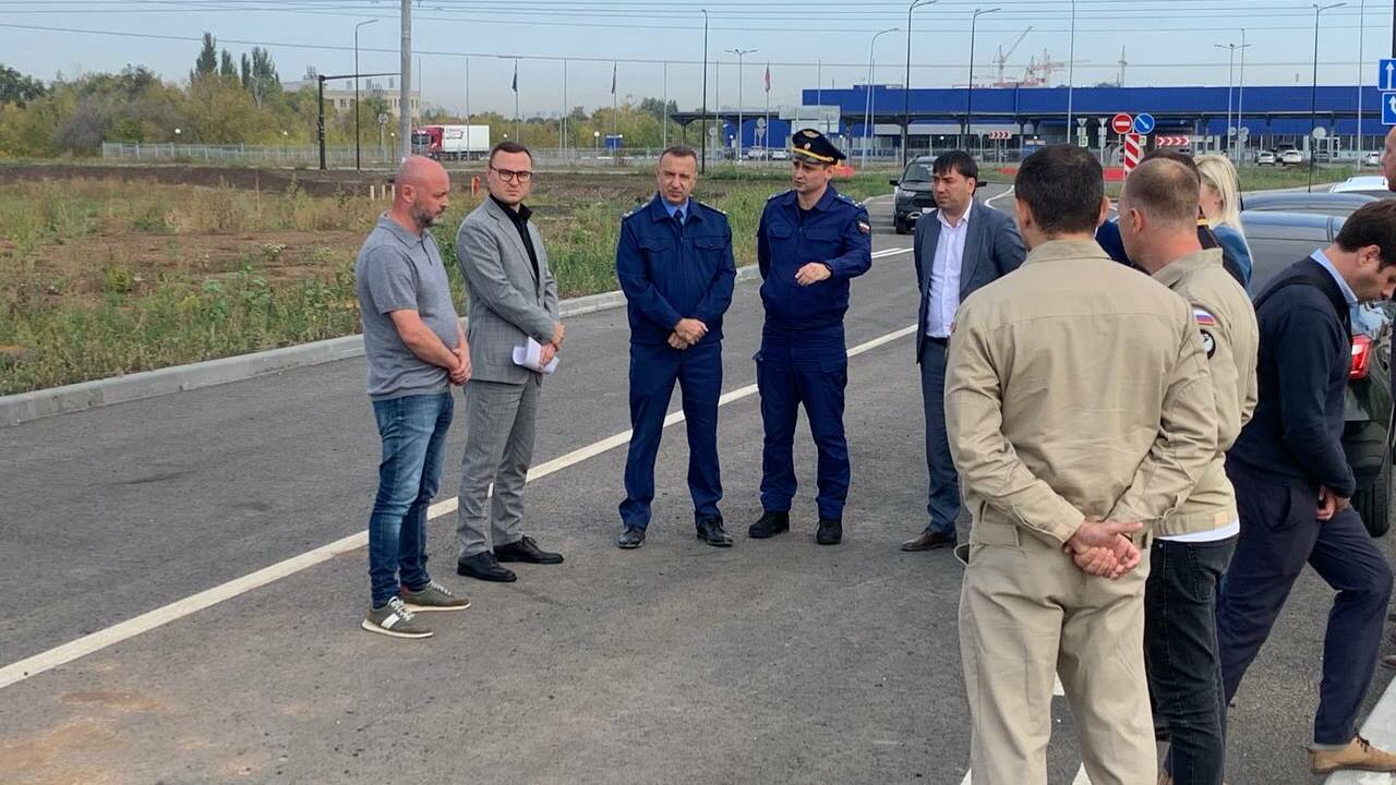 В Самарской области построили новую автодорогу,...
