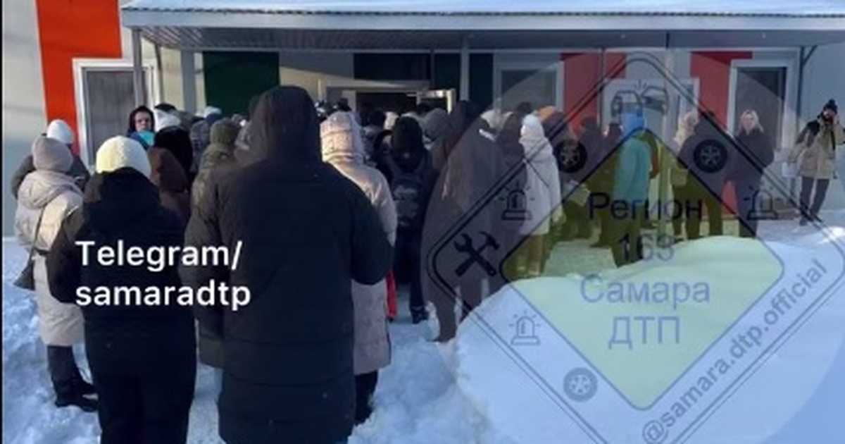 Очереди с рассвета: самарцы возмутились продажей путёвок в «Волжский Артек» При продаже путевок возникло столпотворение