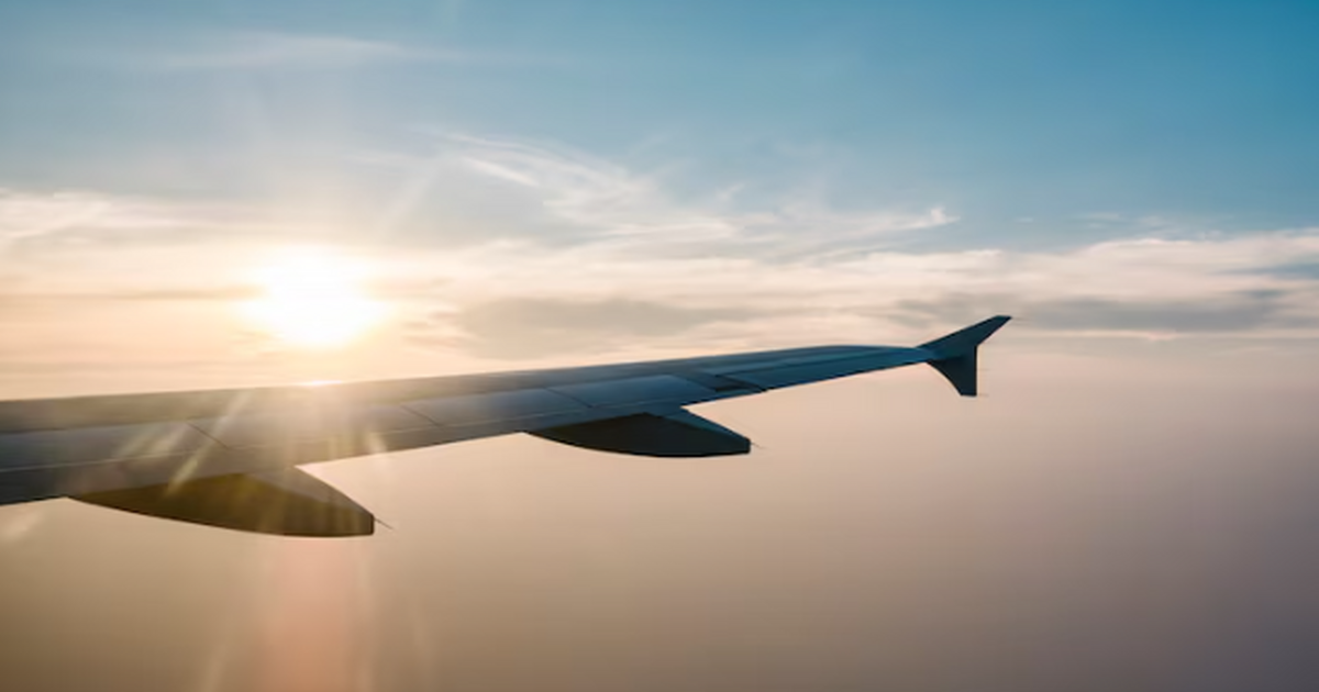 Авиакомпания AZUR air приостановила полеты в Па...