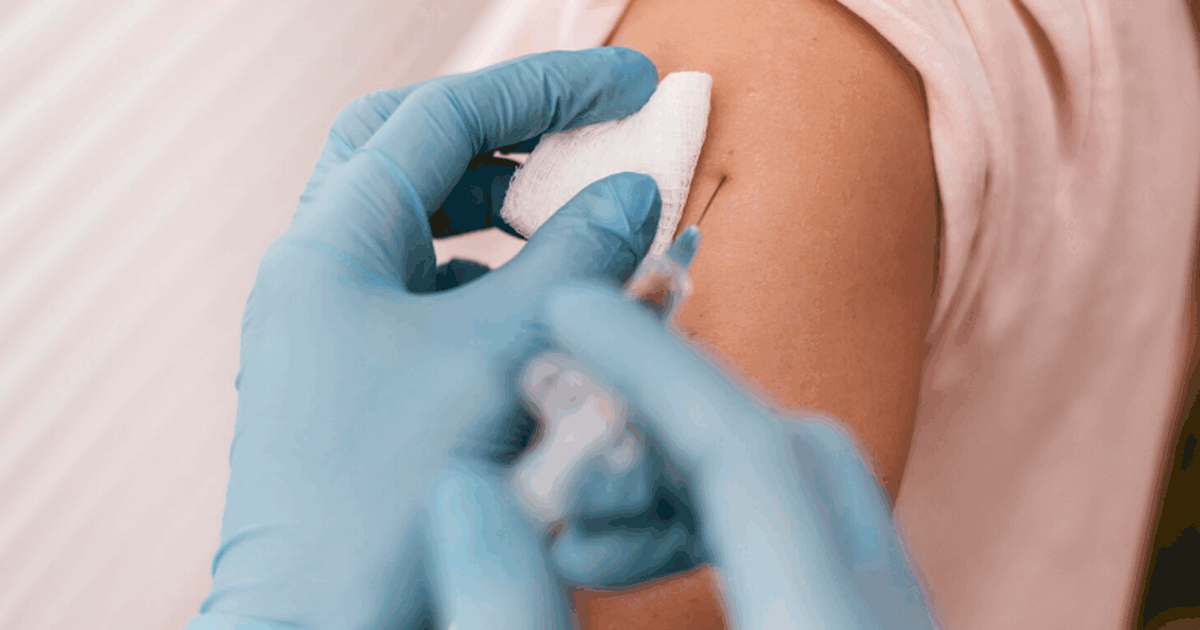 Врач-инфекционист Владимир Неронов рассказал, ч...