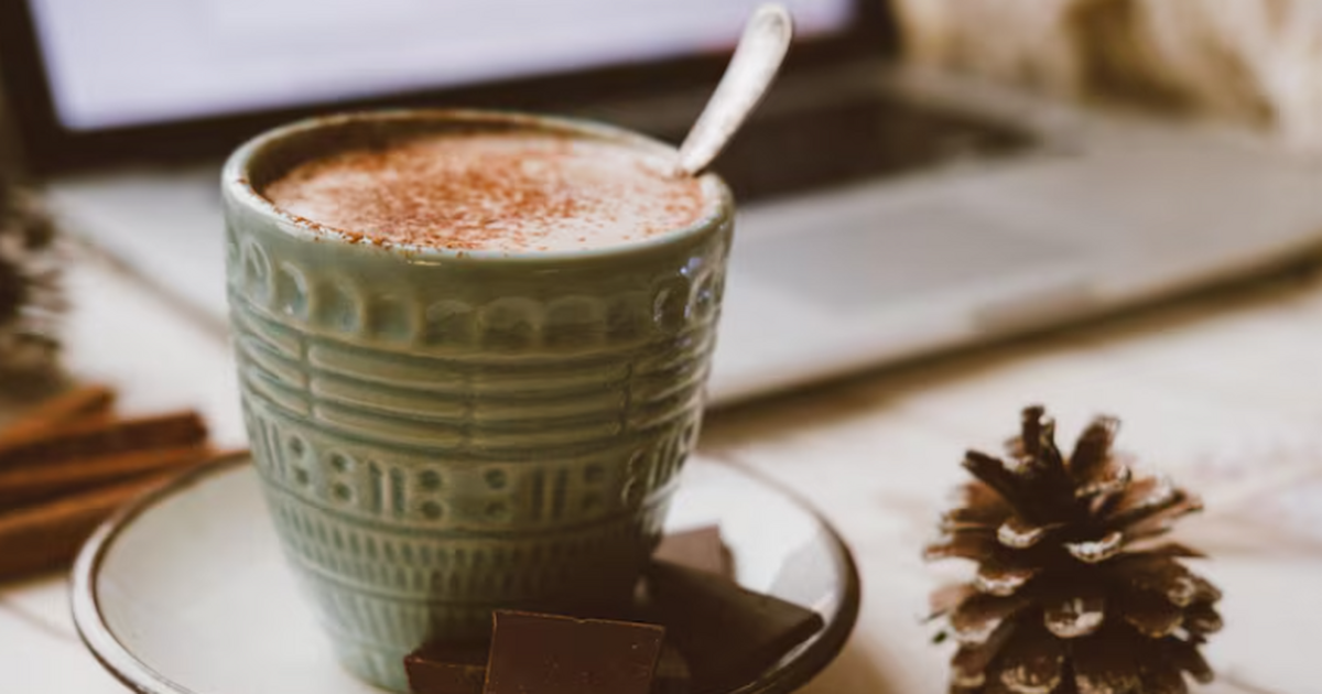 Вкусный какао-напиток защитит сосуды при долгом сидении, показали учёные Учёные показали, что какао‑напиток с высоким со...