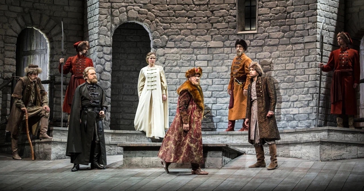 В Самаре 18-19 ноября Малый театр РФ покажет спектакль «Смута. 1609-1611 гг.» Спектакль "Смута. 1609-1611" покажут на сцене С...