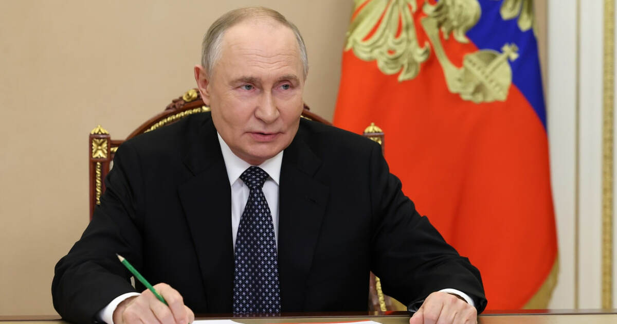 Путин поприветствовал участников форума в Самаре и отметил рост массового спорта Президент Владимир Путин направил приветствие у...