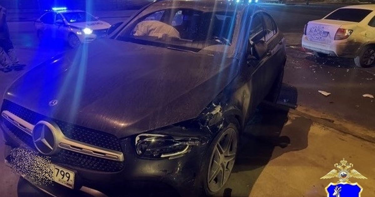 В ДТП пострадала пассажирка Mercedes