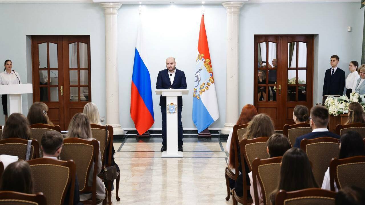 28 июня губернатор Самарской области поздравил жителей региона с Днем Молодежи Губернатор отметил, что область славится своей ...
